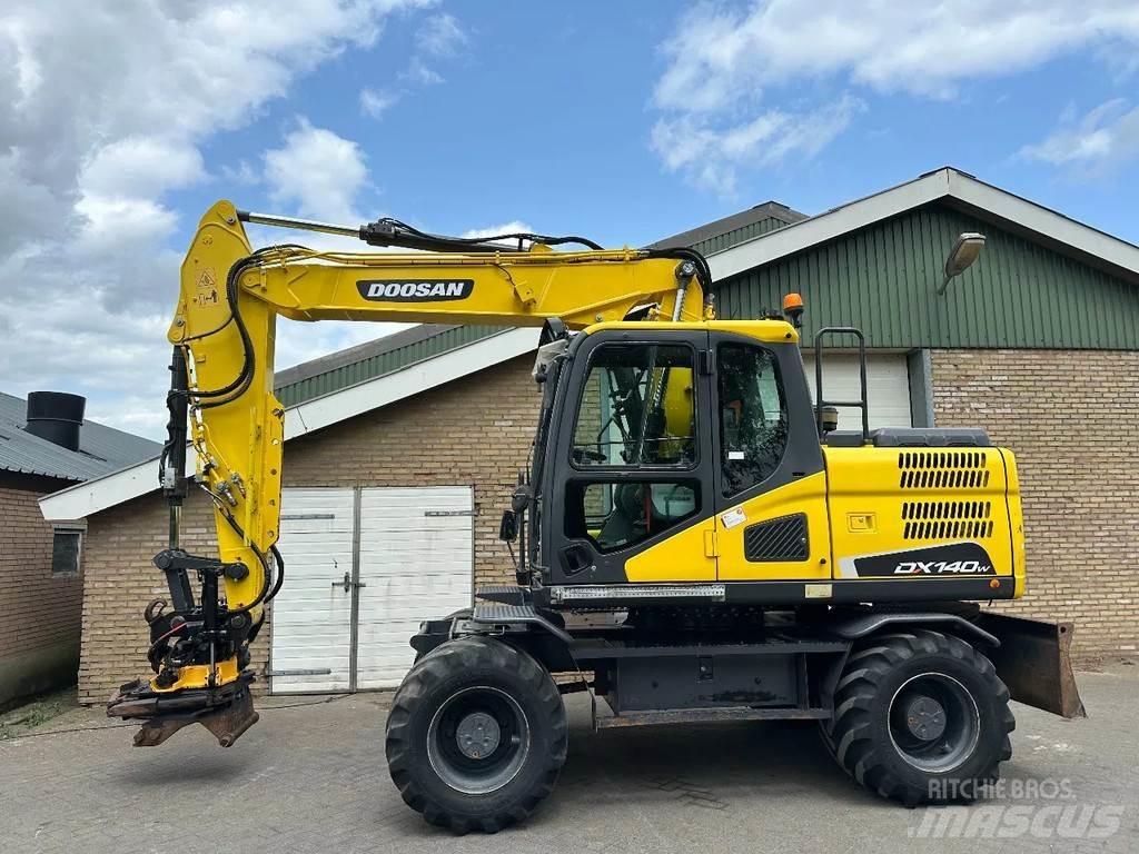 Doosan DX140W-5 Bageri na kotačima