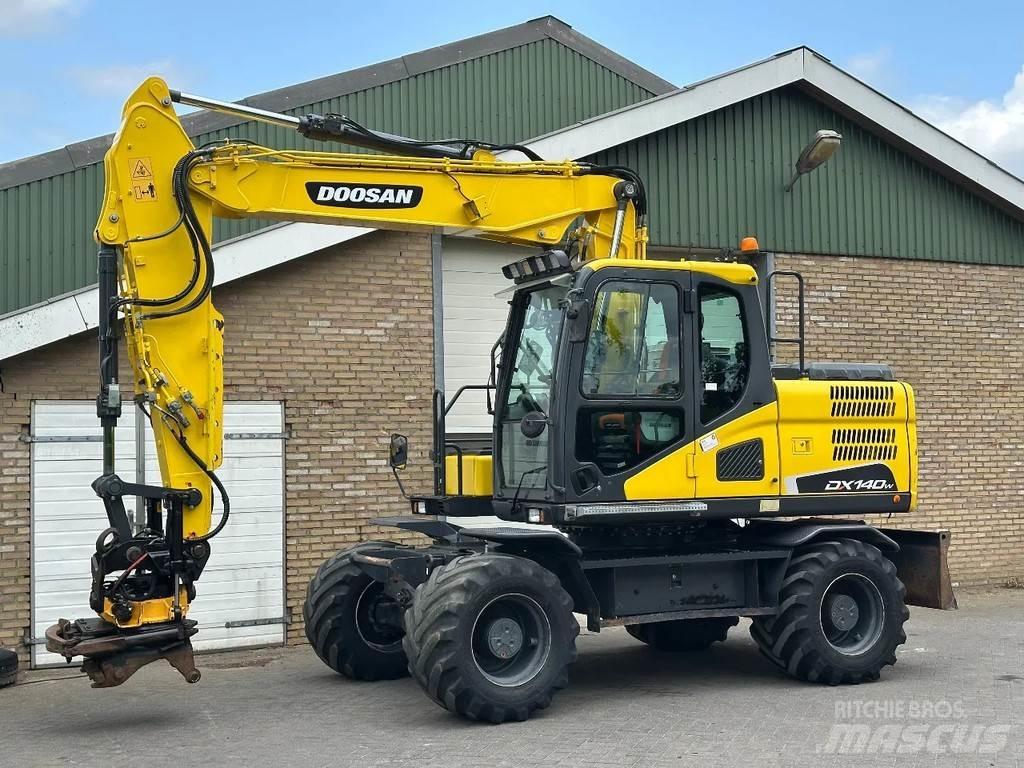 Doosan DX140W-5 Bageri na kotačima