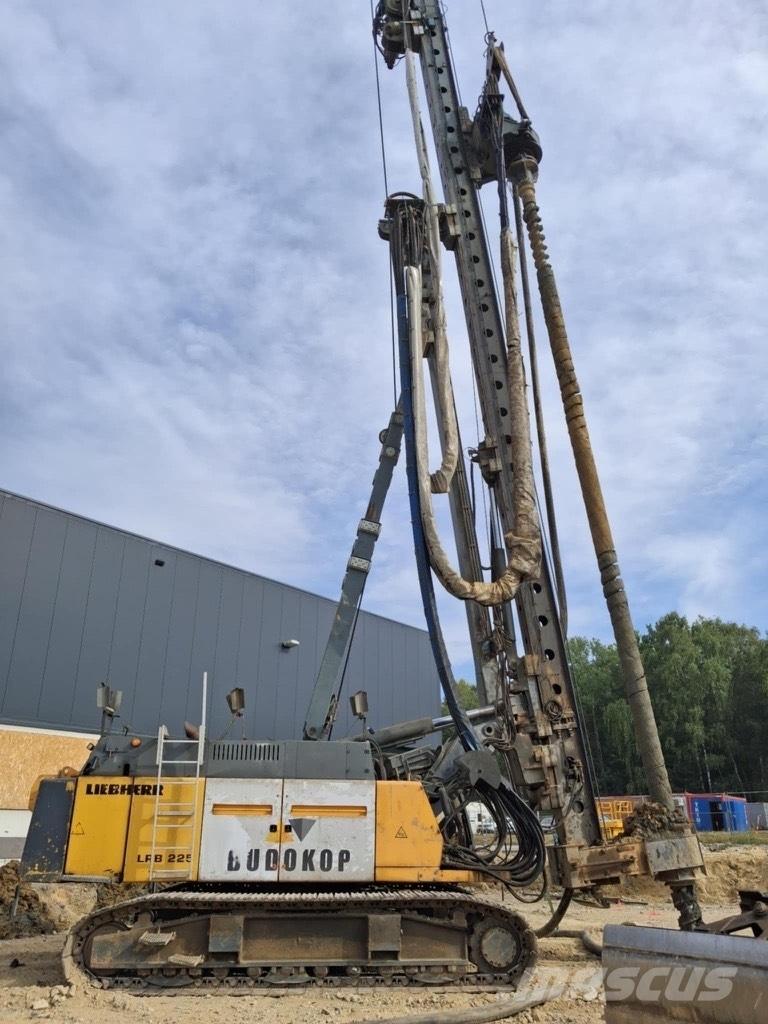 Liebherr LRB255 Strojevi za zabijanje stupova