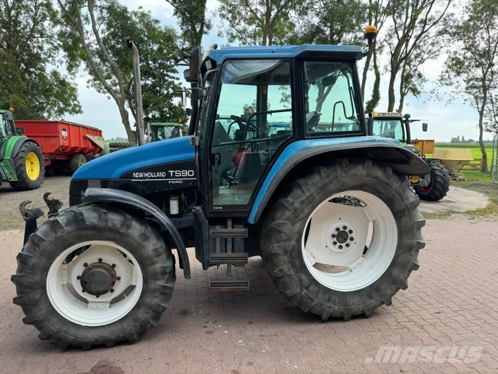New Holland TS90 Traktori