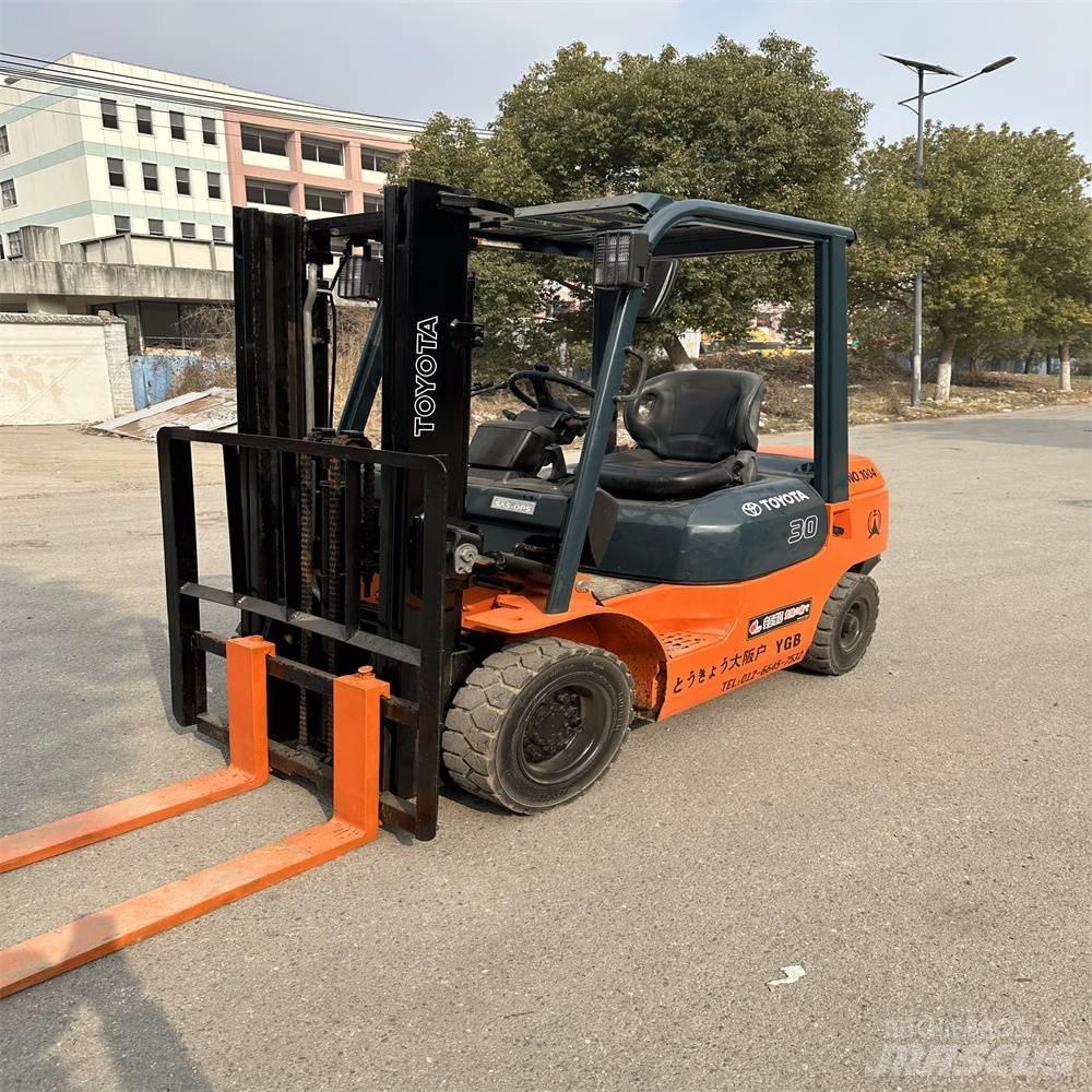 Toyota 02-7 FD F 30 Dizelski viličari