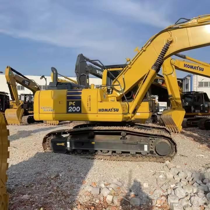 Komatsu PC200-8 Bageri gusjeničari