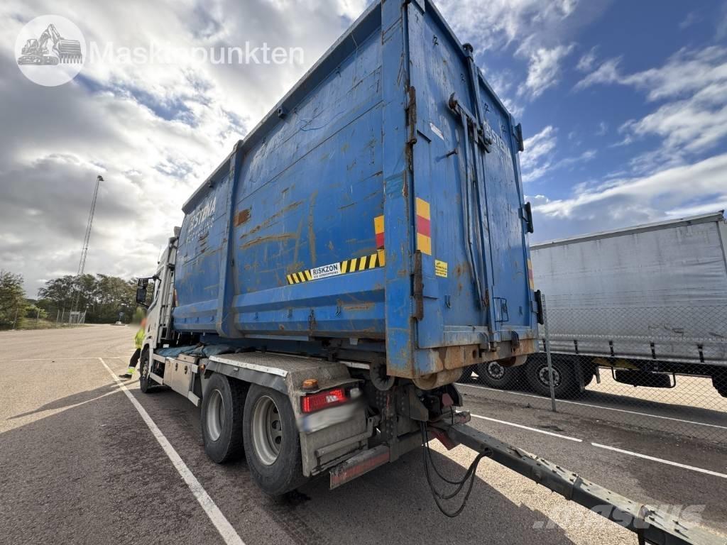 Scania R 580 EKIPAGE Rol kiper kamioni s kukama za dizanje