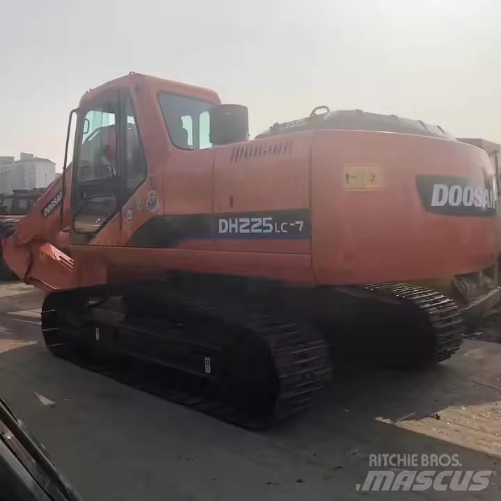 Doosan DH 225 Bageri gusjeničari