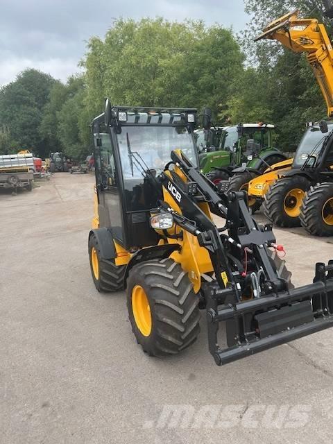 JCB 403 PLUS Poljoprivredni teleskopski utovarivači