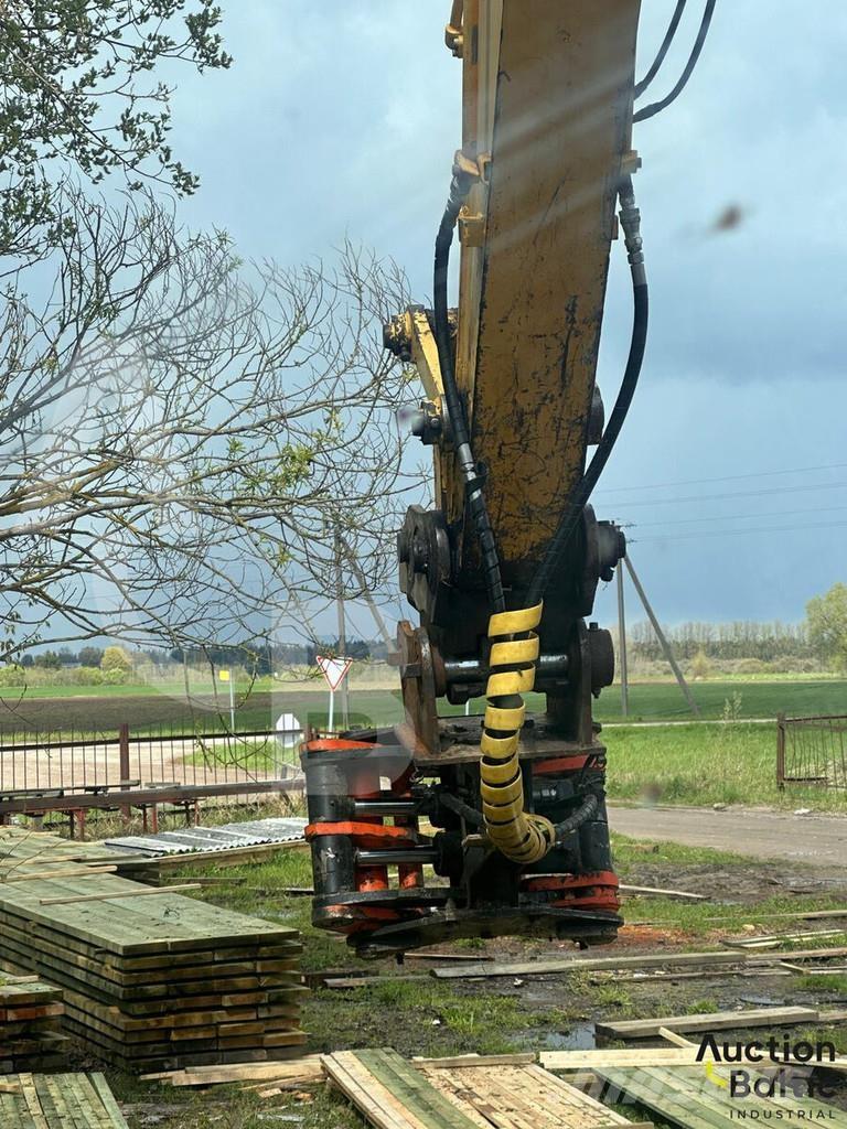 New Holland E 145 Bageri gusjeničari
