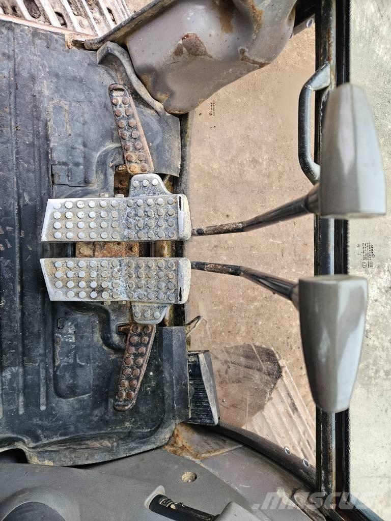 Hitachi ZX 200 LC Bageri gusjeničari