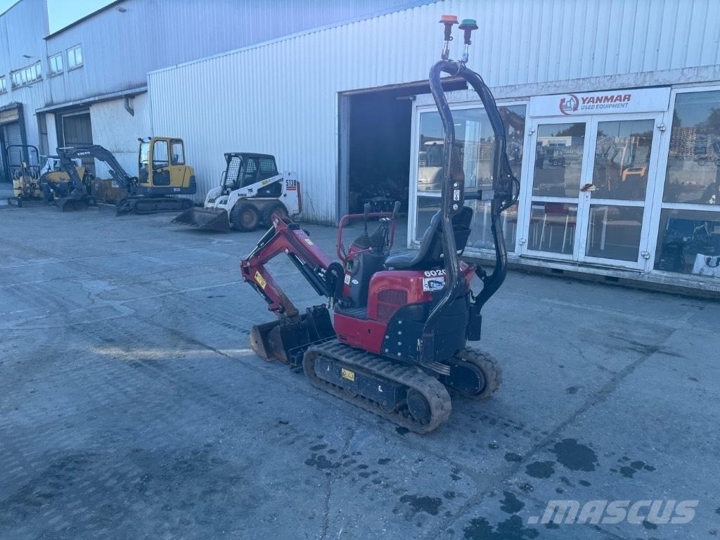 Yanmar SV08 (1F117) Mini bageri <7t