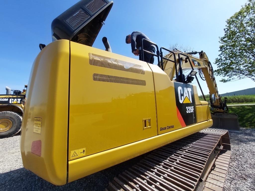 CAT 326 F L Bageri gusjeničari