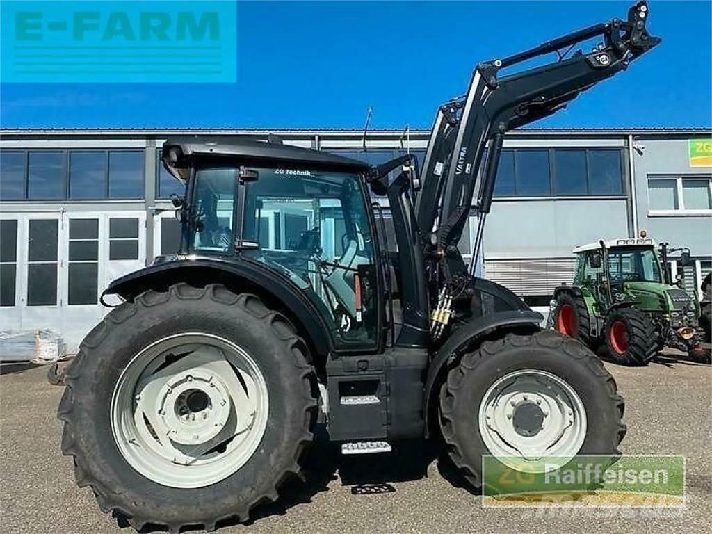 Valtra g135v 1b9 Traktori