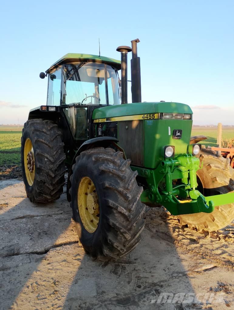 John Deere 4455 Traktori