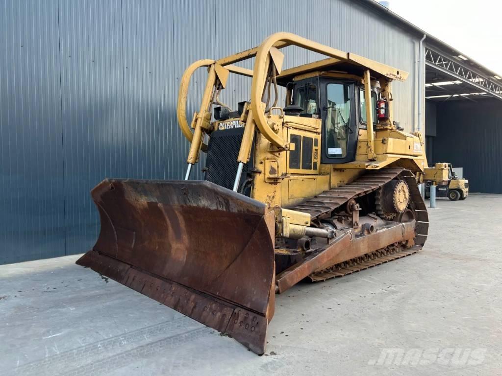 CAT D7H Buldožeri gusjeničari