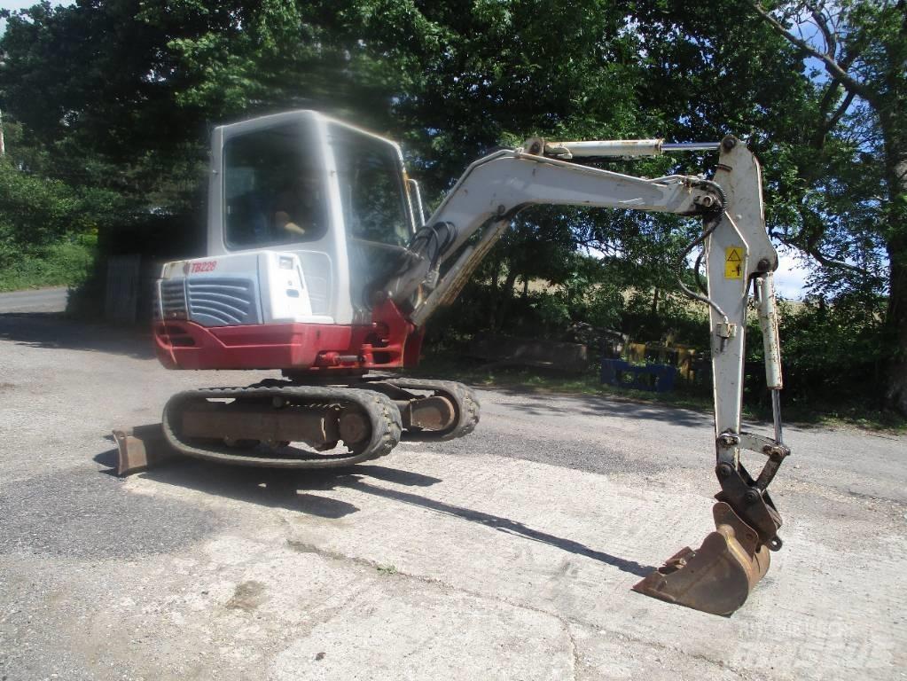 Takeuchi TB 228 Mini bageri <7t