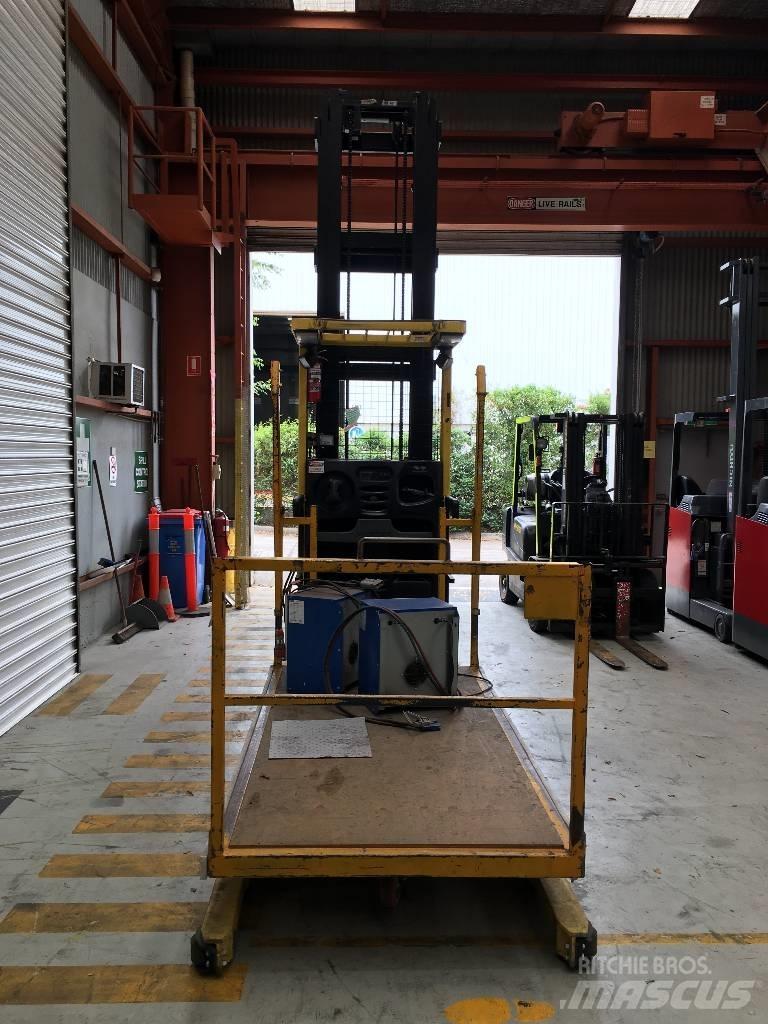 Hyster R30XMF3 Visokopodizni komisioni viličar