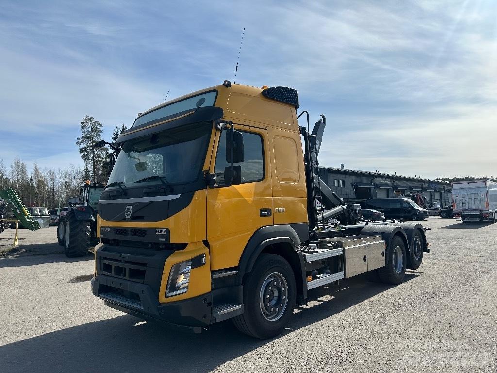 Volvo FMX 510 Rol kiper kamioni s kukama za dizanje