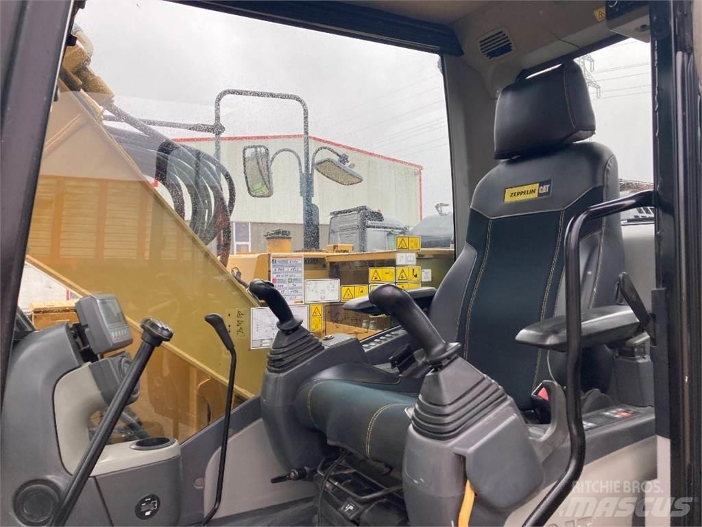 CAT 311 F L RR Bageri na kotačima