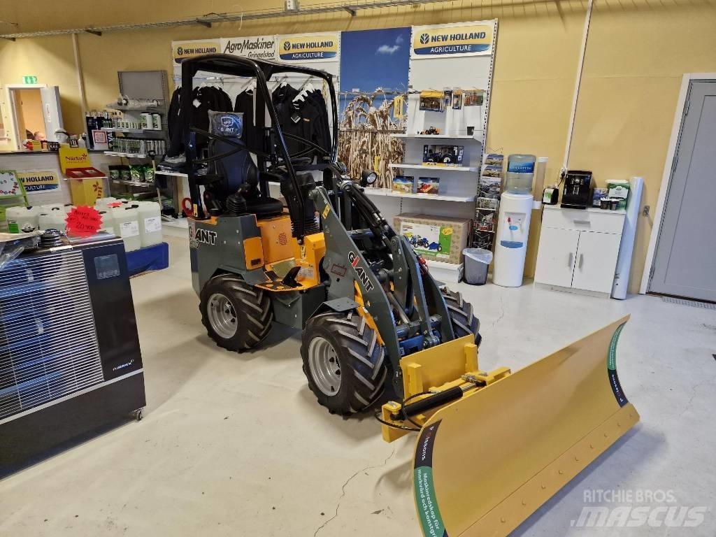 GiANT G1100 Višenamjenski utovarivači