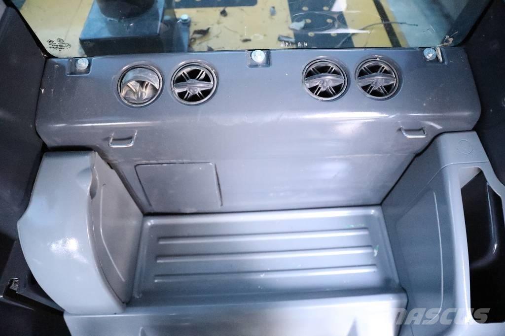 Komatsu PC 210-8 Bageri gusjeničari