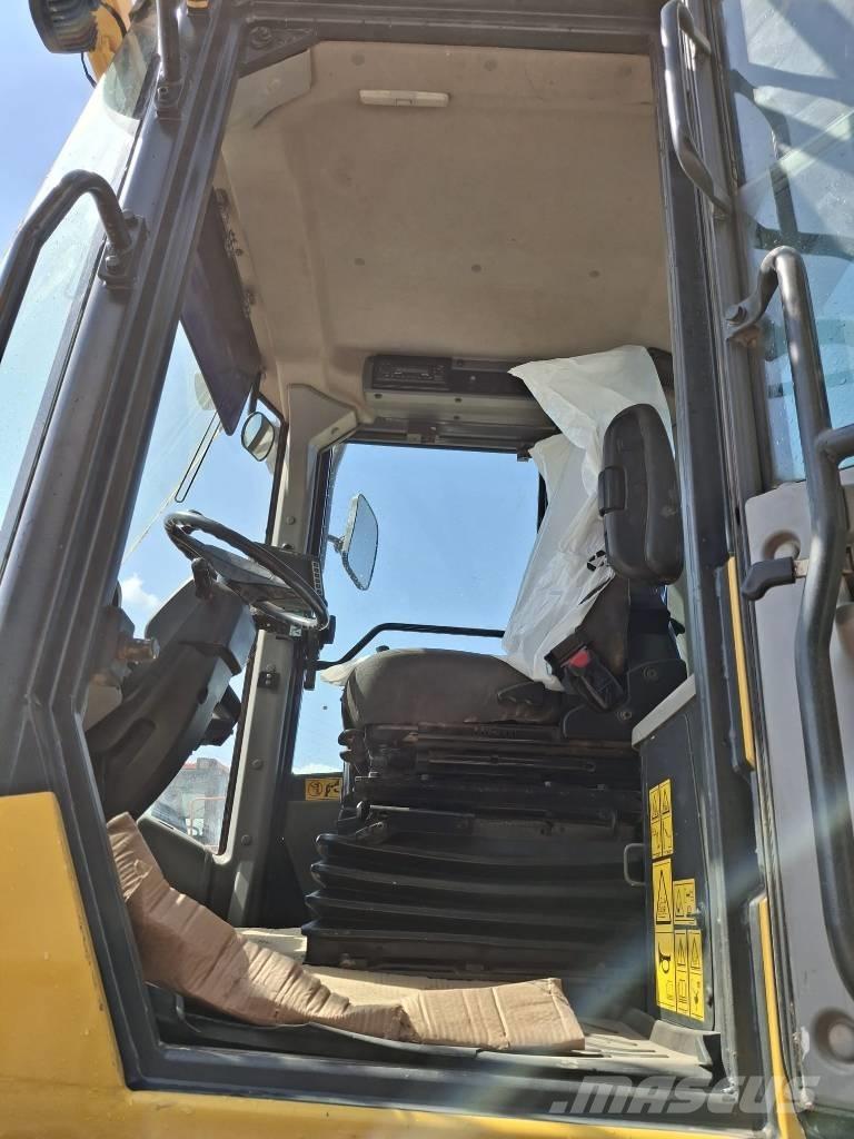 Komatsu WA 380-8 Mini utovarivači