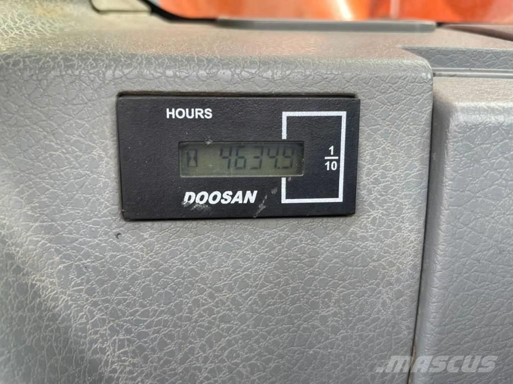 Doosan DX235LCR Bageri gusjeničari