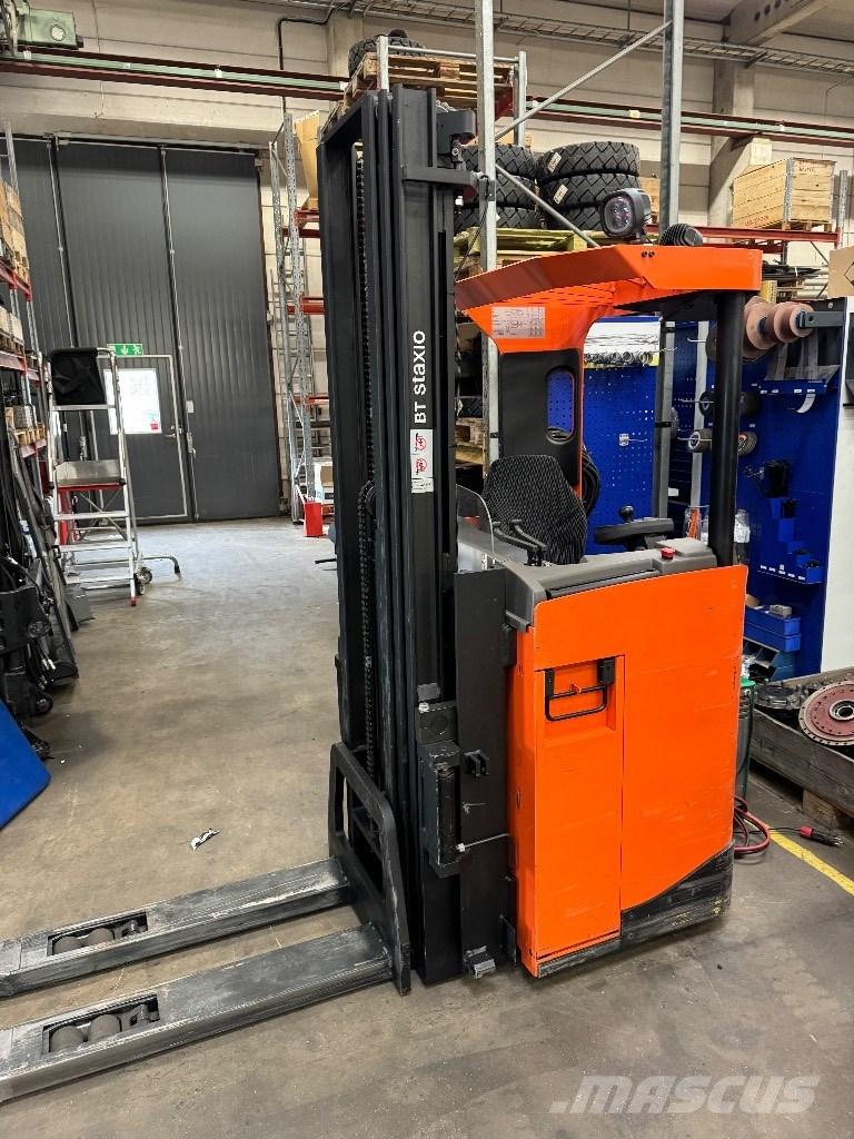 Toyota SRE135L Samopogonski ručni viličari