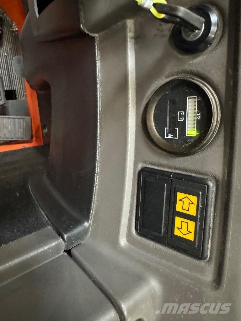 Toyota SRE135L Samopogonski ručni viličari