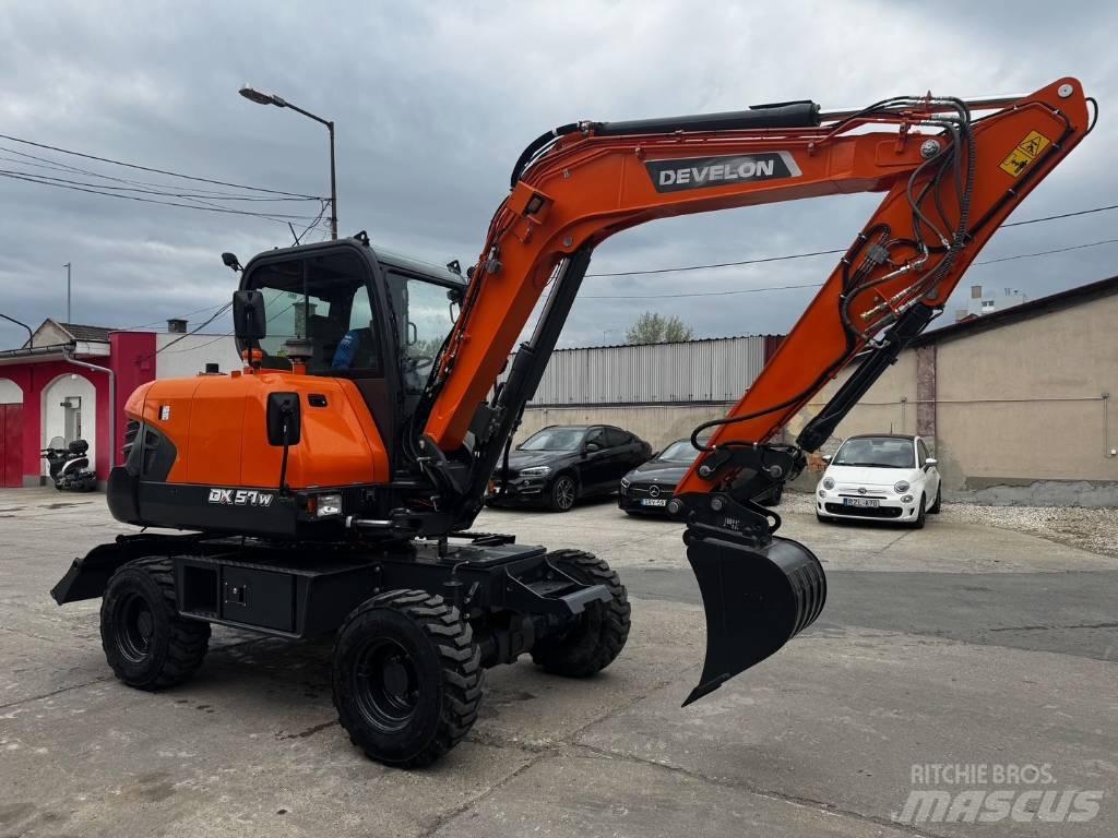 Develon DX 57 W-7 Bageri na kotačima