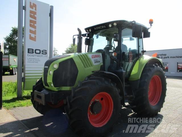 CLAAS Arion 520 Traktori