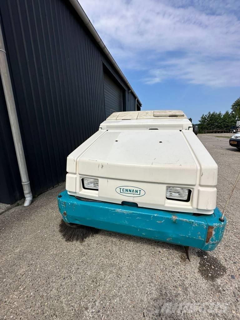 Tennant 8410 Strojevi za metenje