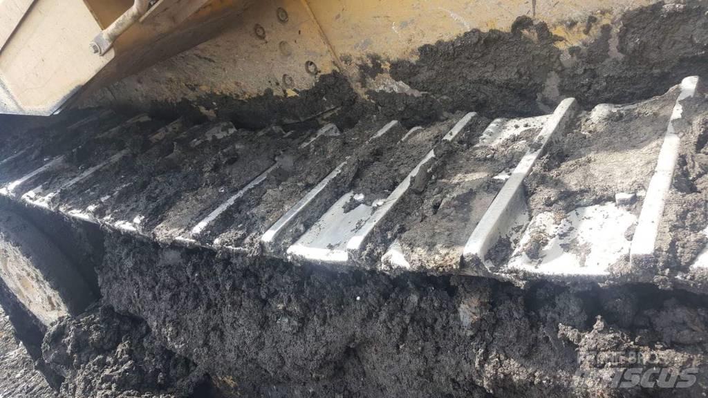 CAT D 9 R Buldožeri gusjeničari