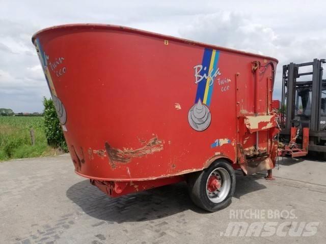 Peecon 17M³ Mikser hranilice