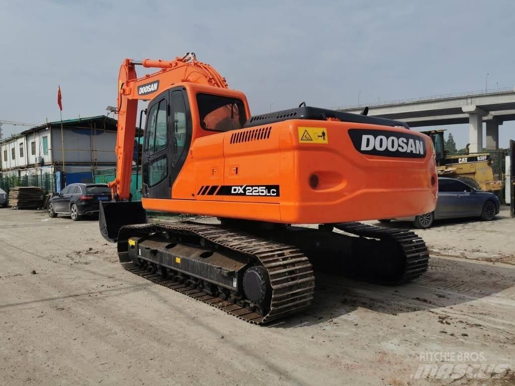 Doosan DX 225 LC Bageri gusjeničari