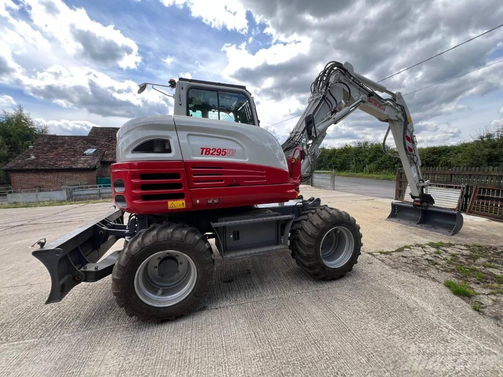 Takeuchi 295w Bageri na kotačima