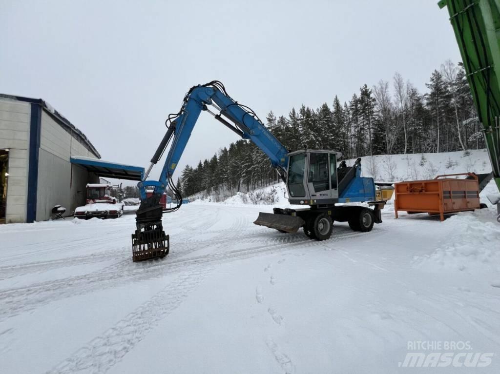 Fuchs MHL 320 Bageri za manipuliranje materijalom / otpadom