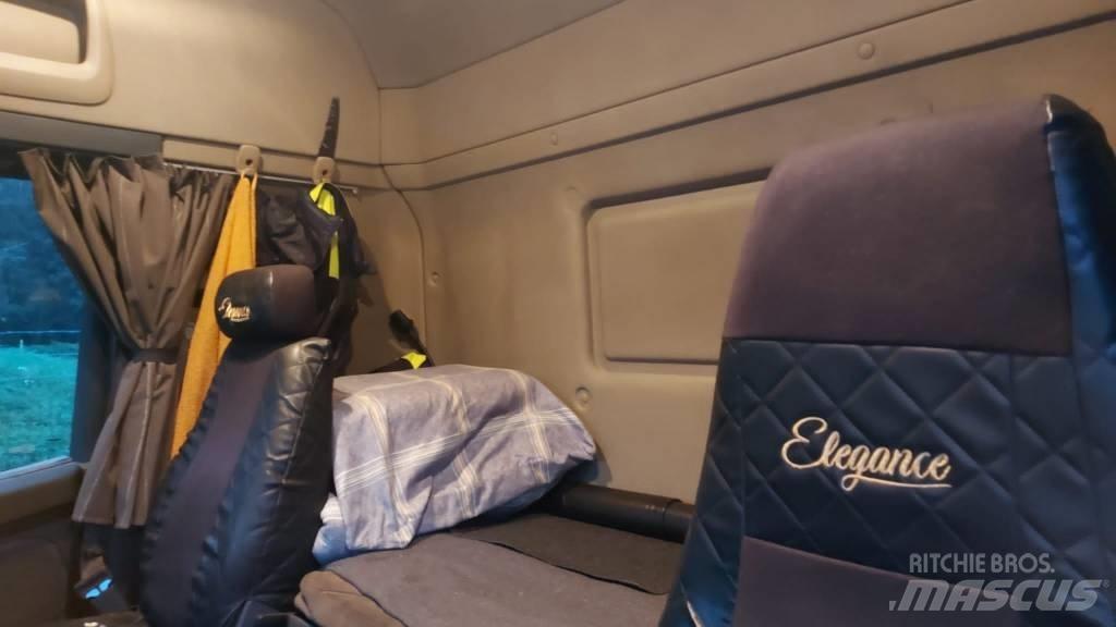 Scania R440 Kamioni za drva