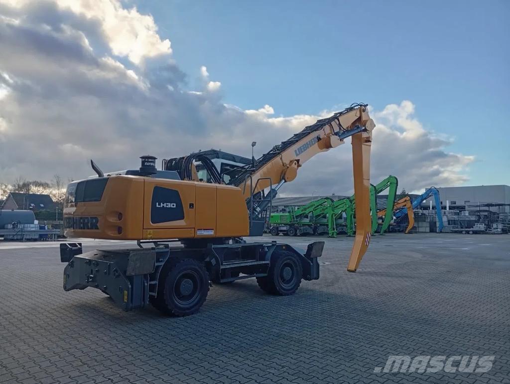 Liebherr LH30 Bageri za manipuliranje materijalom / otpadom