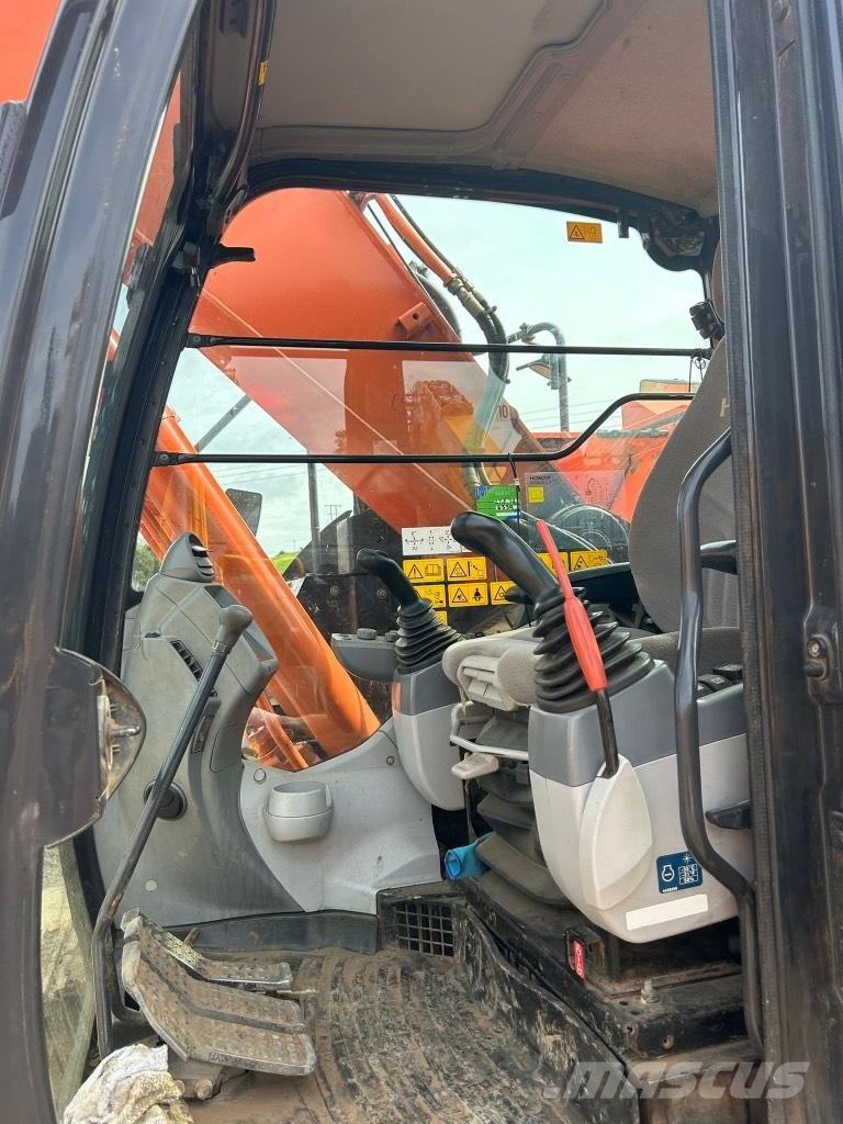 Hitachi ZX225 USLC-6 Bageri gusjeničari