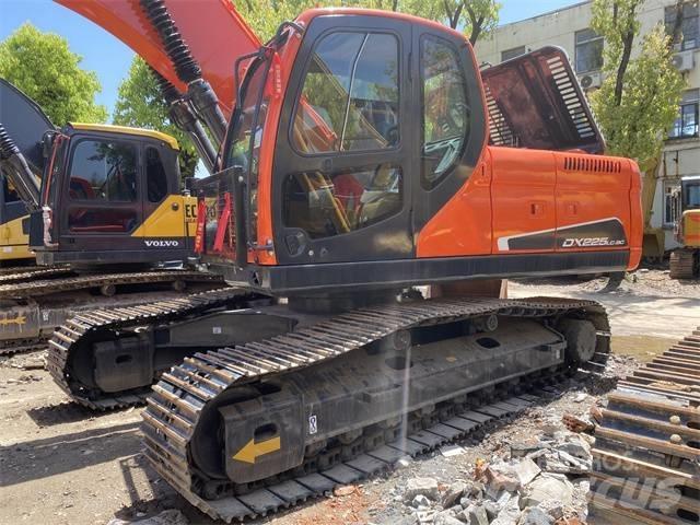 Doosan DX 225 LC Bageri gusjeničari