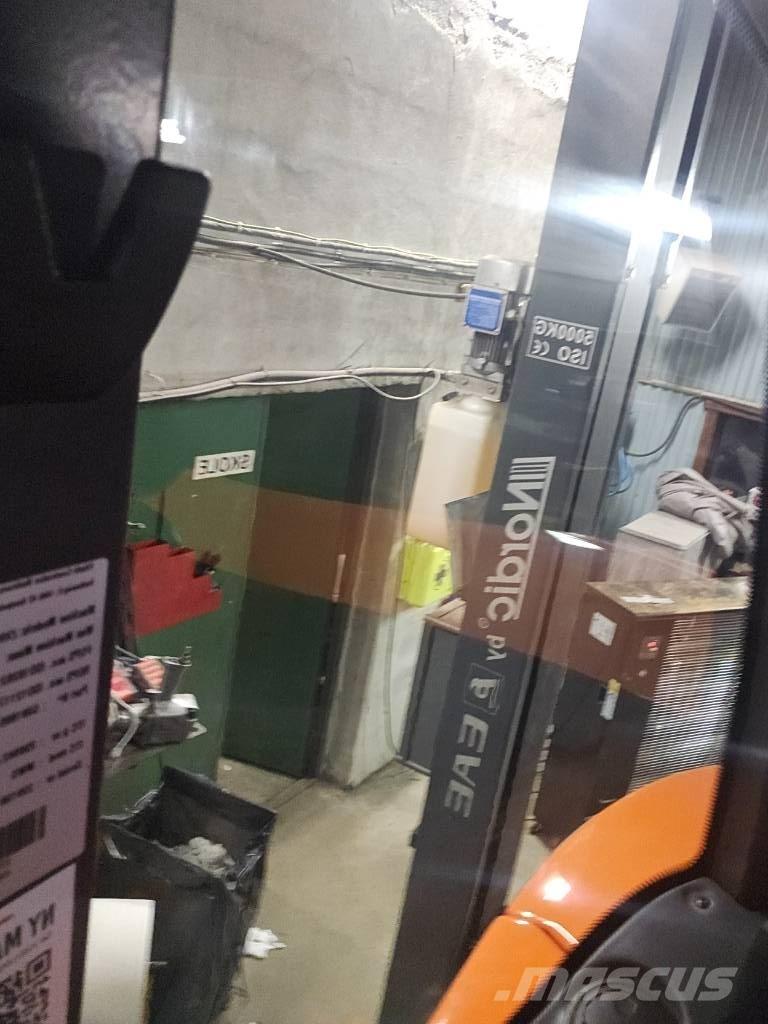 Hitachi ZX 95 W-7 Bageri na kotačima