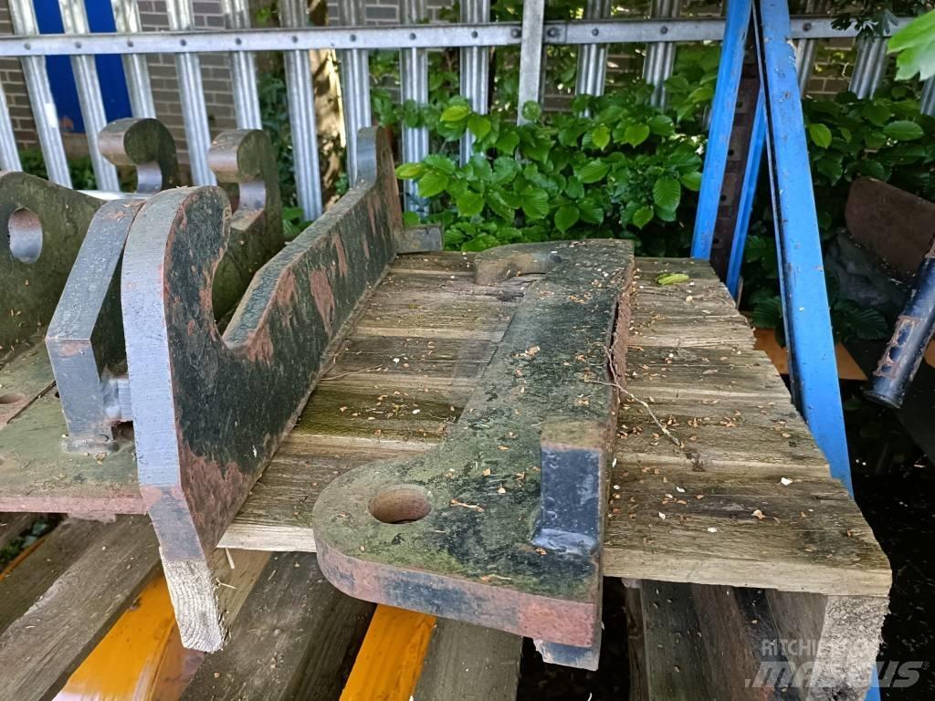 JCB WELD ON BRACKETS Ostala oprema za utovarivanje i kopanje