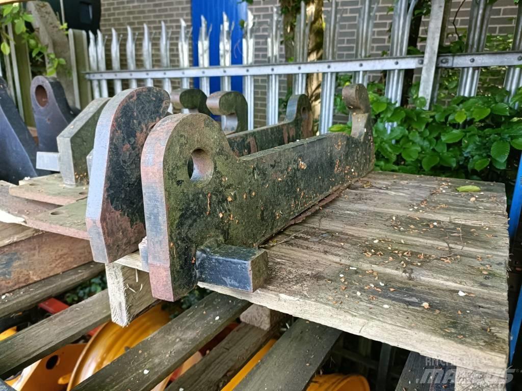 JCB WELD ON BRACKETS Ostala oprema za utovarivanje i kopanje