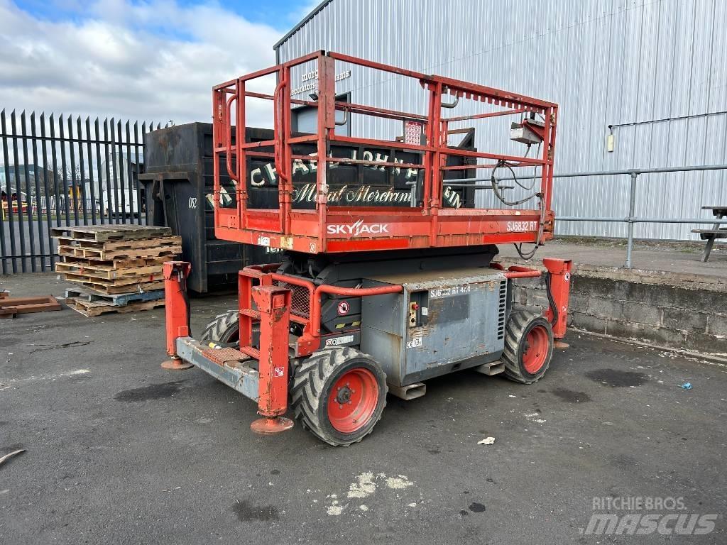 SkyJack SJ 6832 RT Škaraste platforme