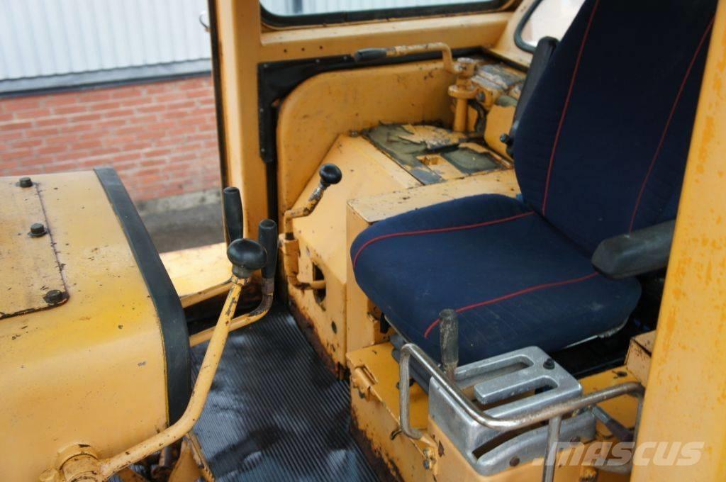 Komatsu D 155 A-1 Buldožeri gusjeničari