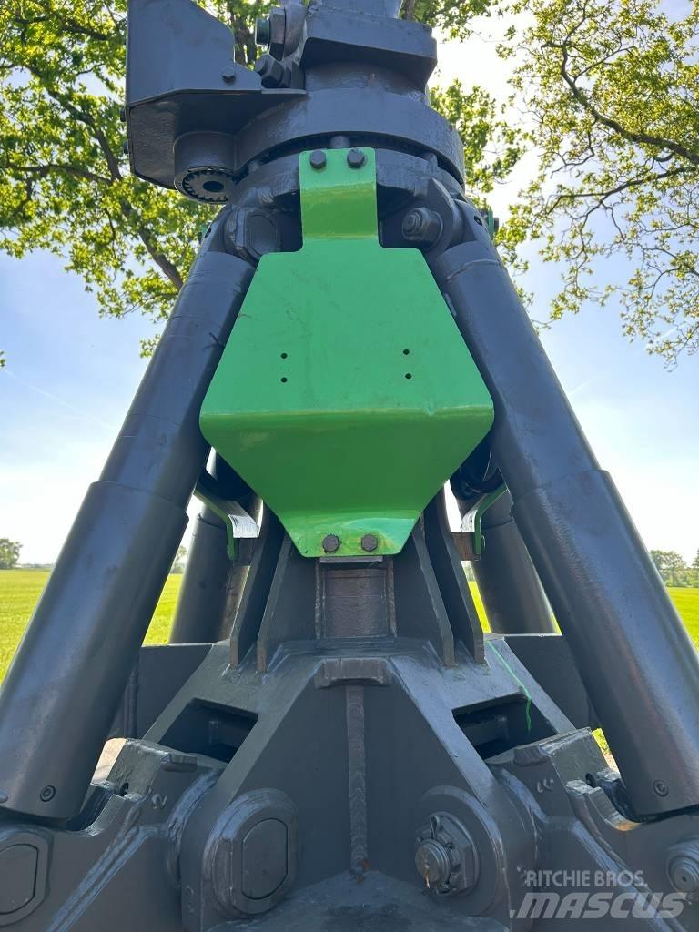 HGT HGT 1400L Bageri za manipuliranje materijalom / otpadom