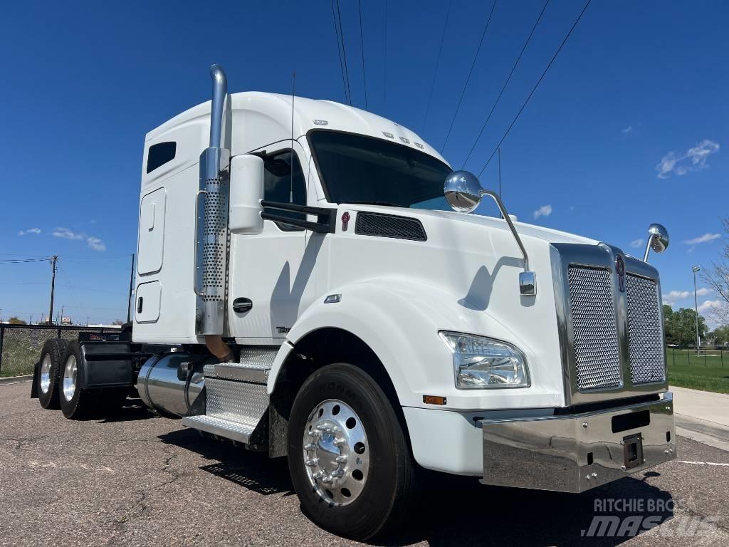 Kenworth T 880 Traktorske jedinice