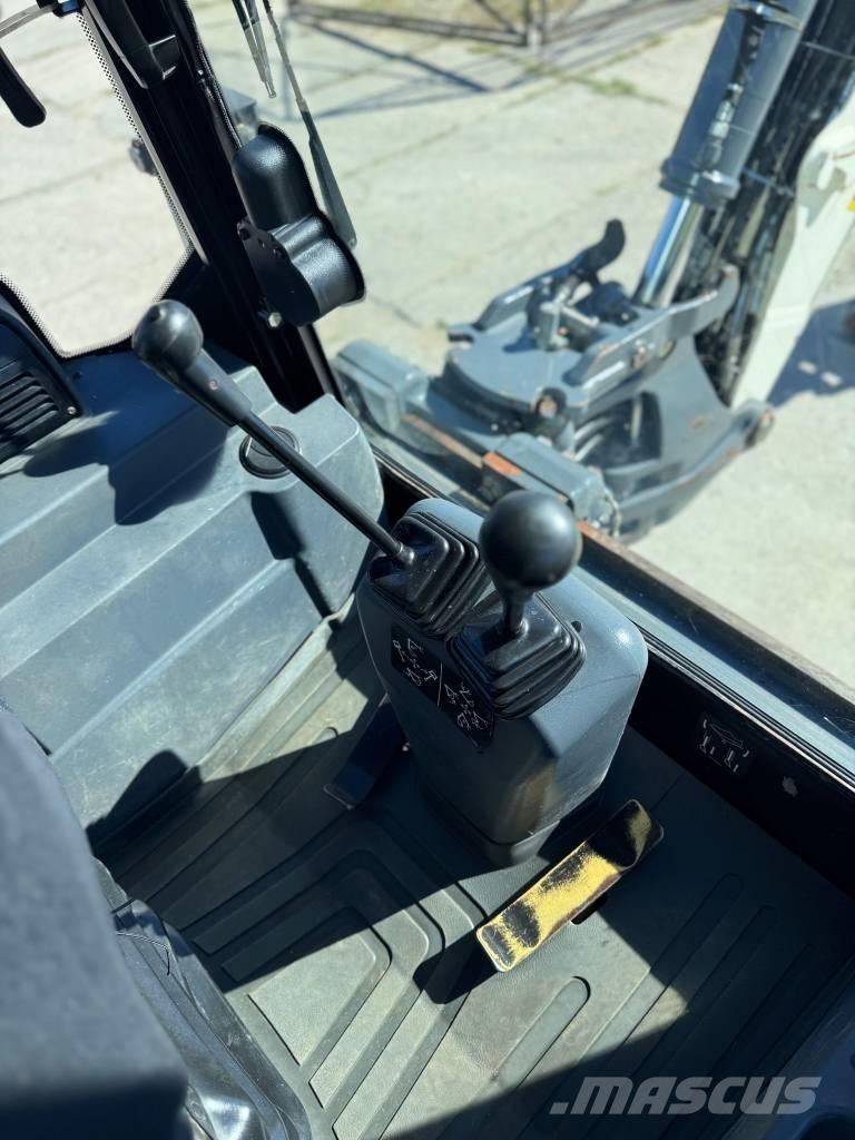 Terex TLB 840 SM Utovarni rovokopači