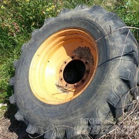Case 580 SLE Jante Gume, kotači i naplatci