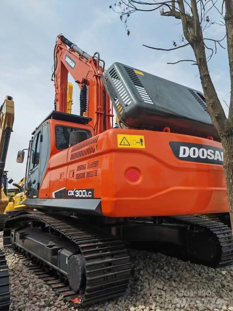 Doosan DX 300 LCA Bageri gusjeničari