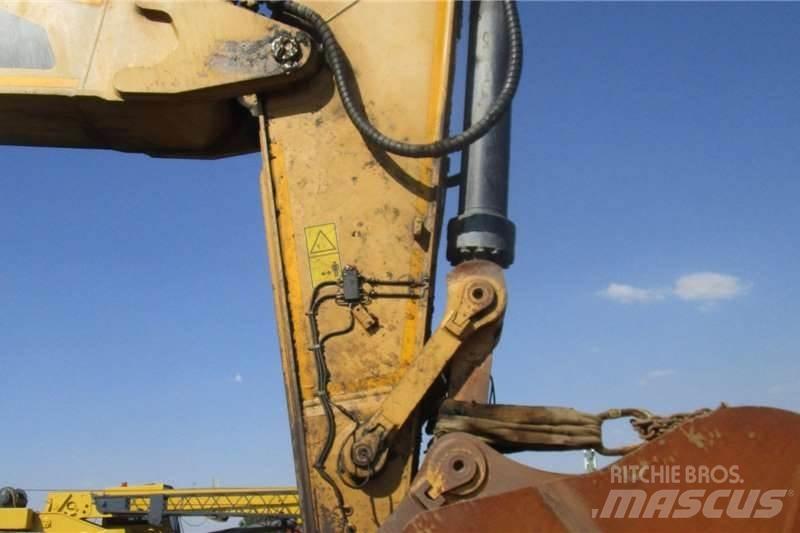 CAT 374FL Mini bageri <7t