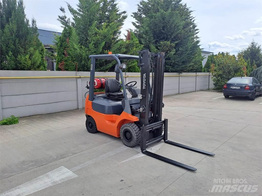 Toyota 7FGF15 Plinski viličari